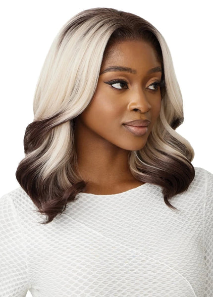 Outre Perfect Hairline Glueless Hand-Tied 13x4 HD Lace Front Wig MALIBU