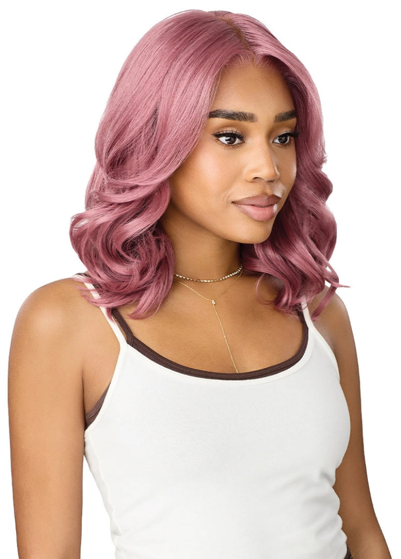 Outre Perfect Hairline OnVybes Glueless 13x6 HD Transparent Lace Front Wig ONVYBE 16