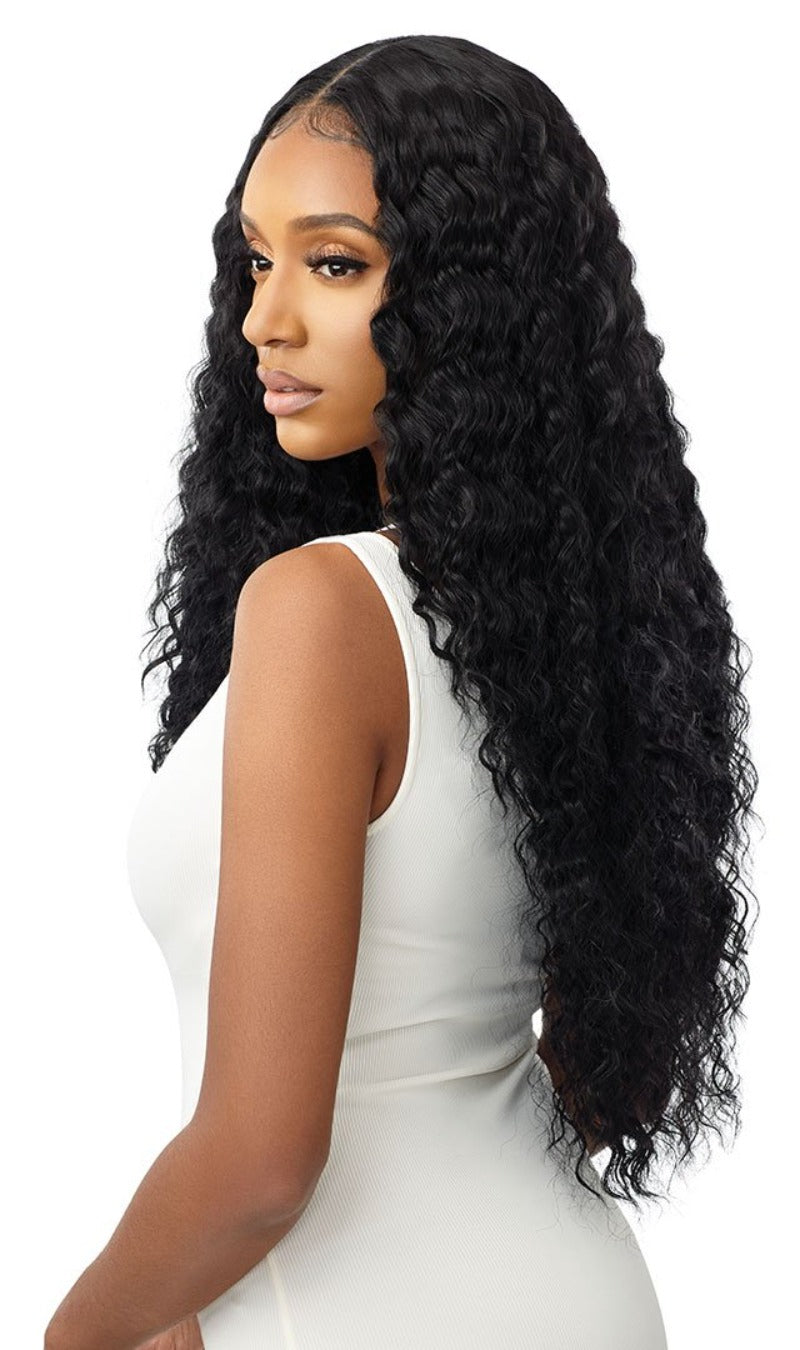 Outre Synthetic Sleeklay Part HD Lace Front Wig DONATELLA